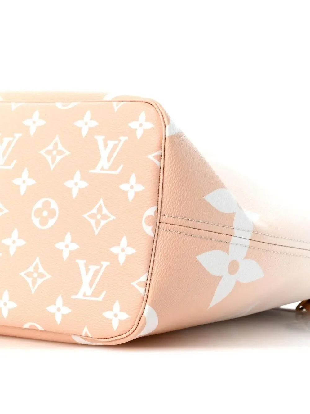 Louis Vuitton Giant By The Pool #335055L16B
